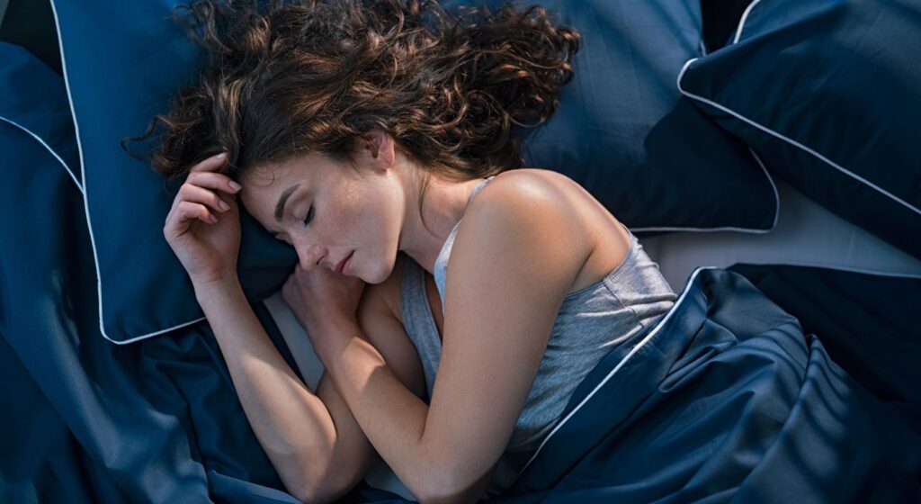 Notti calde e sonno leggero: come dormire meglio in estate Notti calde e sonno leggero: come dormire meglio in estate